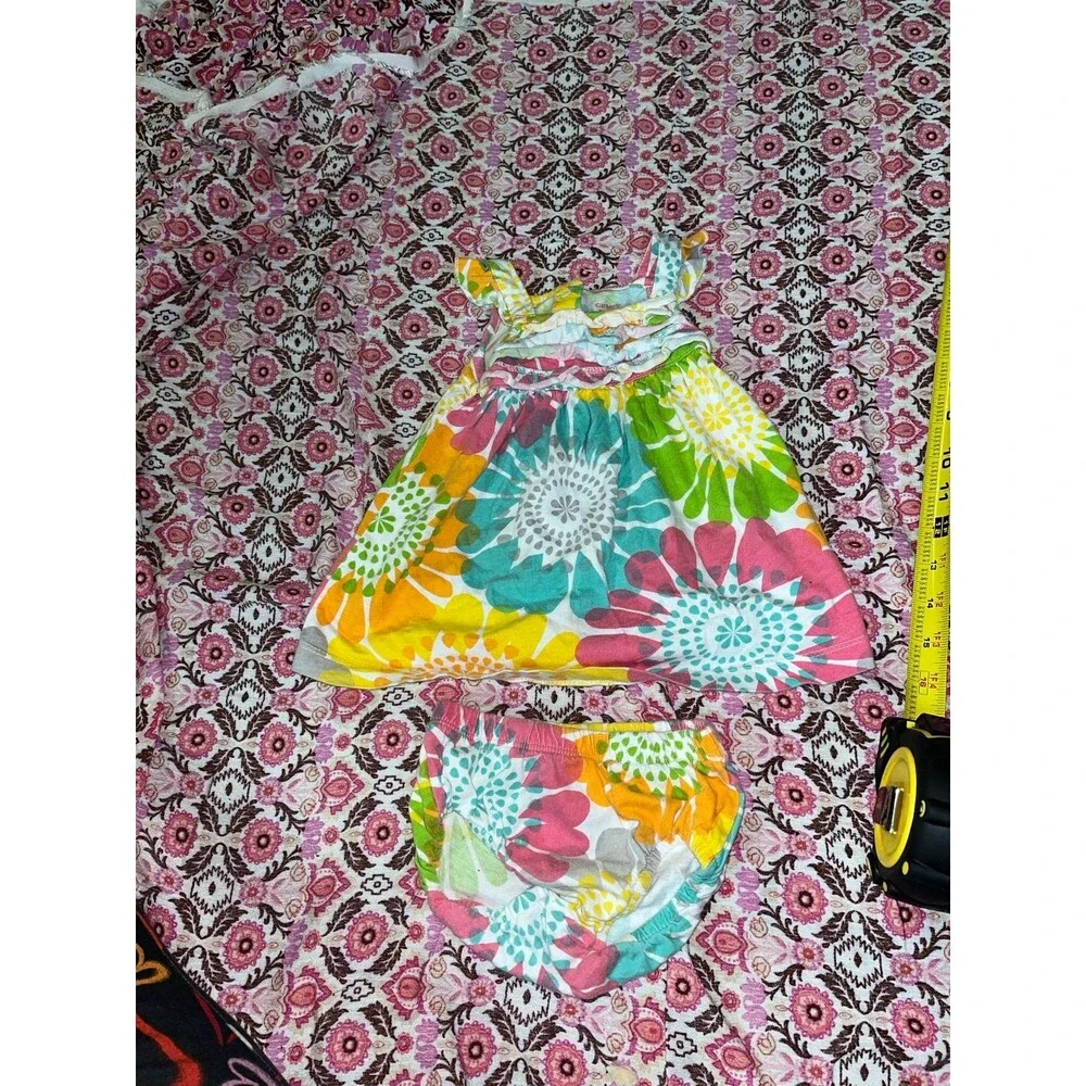 Girl’s Carter’s Multicolor Dress & Diaper Cover Set Size 6 Months